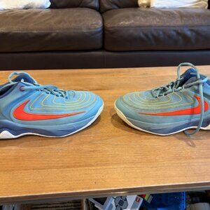 Giannis Immortality 4 size 6Y